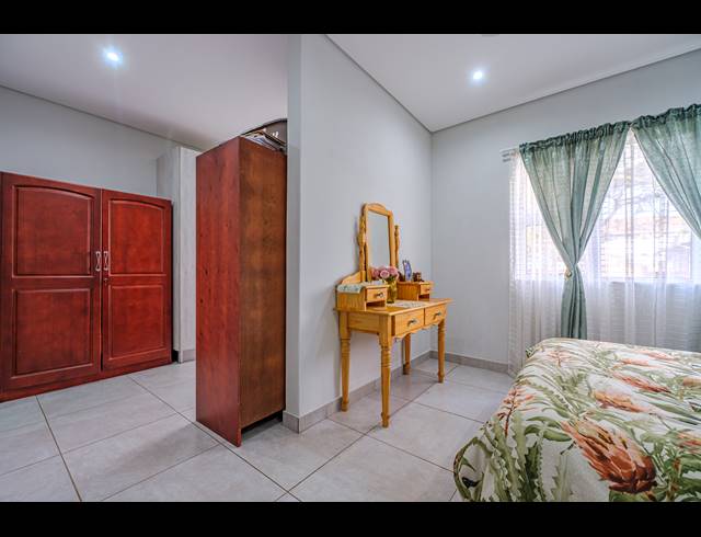 4 BEDROOM DUPLEX FOR SALE IN RED HILL